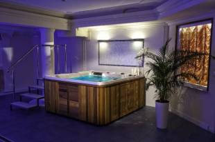 jacuzzi